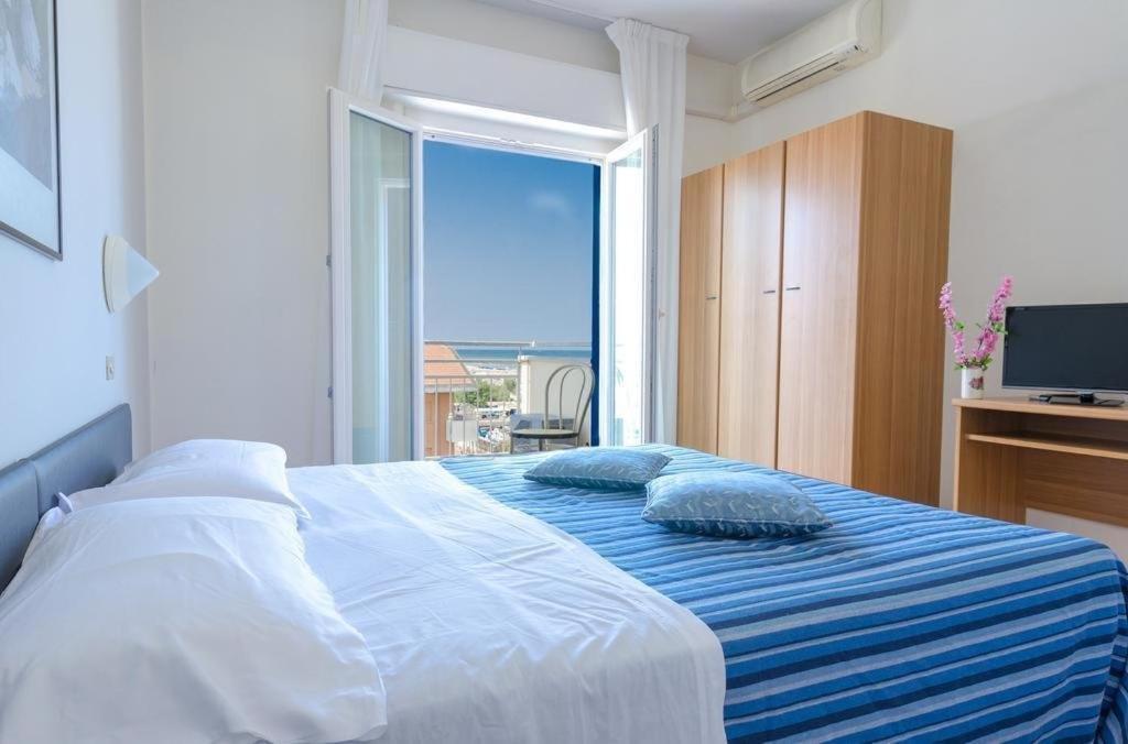 Hotel Los Angeles - Fronte Mare 리치오네 외부 사진