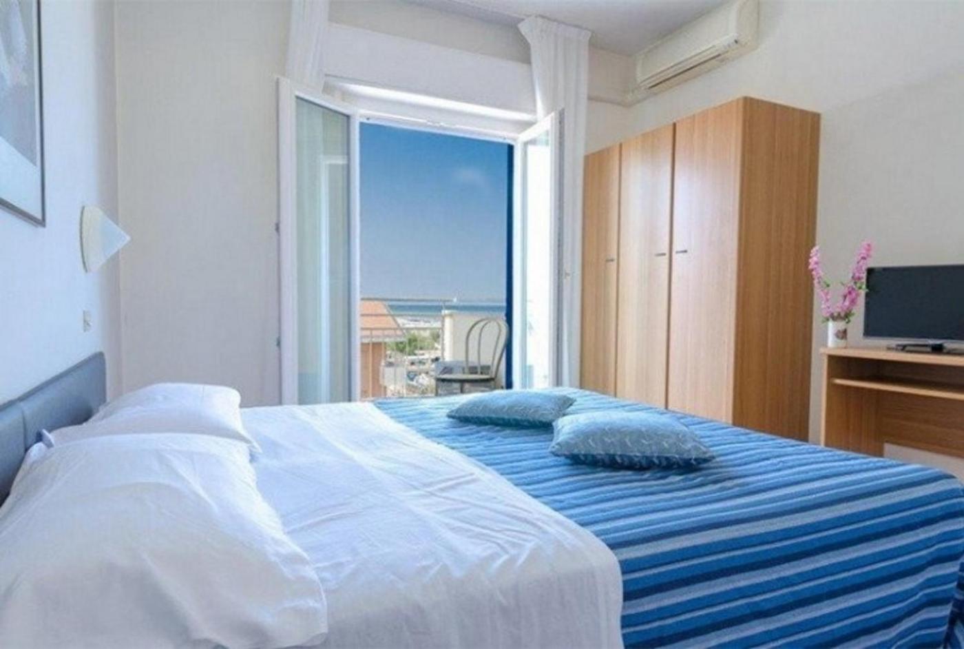 Hotel Los Angeles - Fronte Mare 리치오네 외부 사진