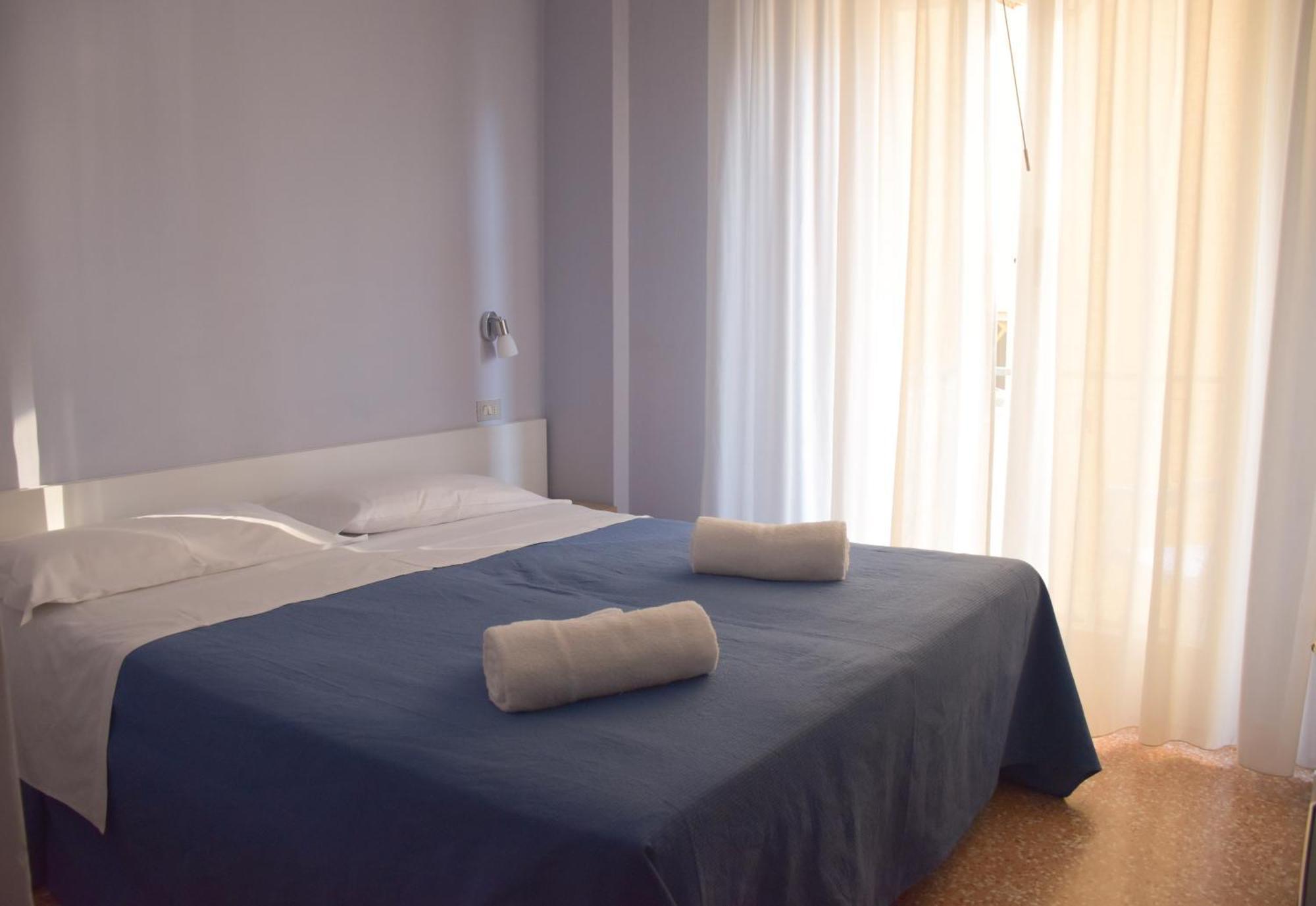 Hotel Los Angeles - Fronte Mare 리치오네 외부 사진